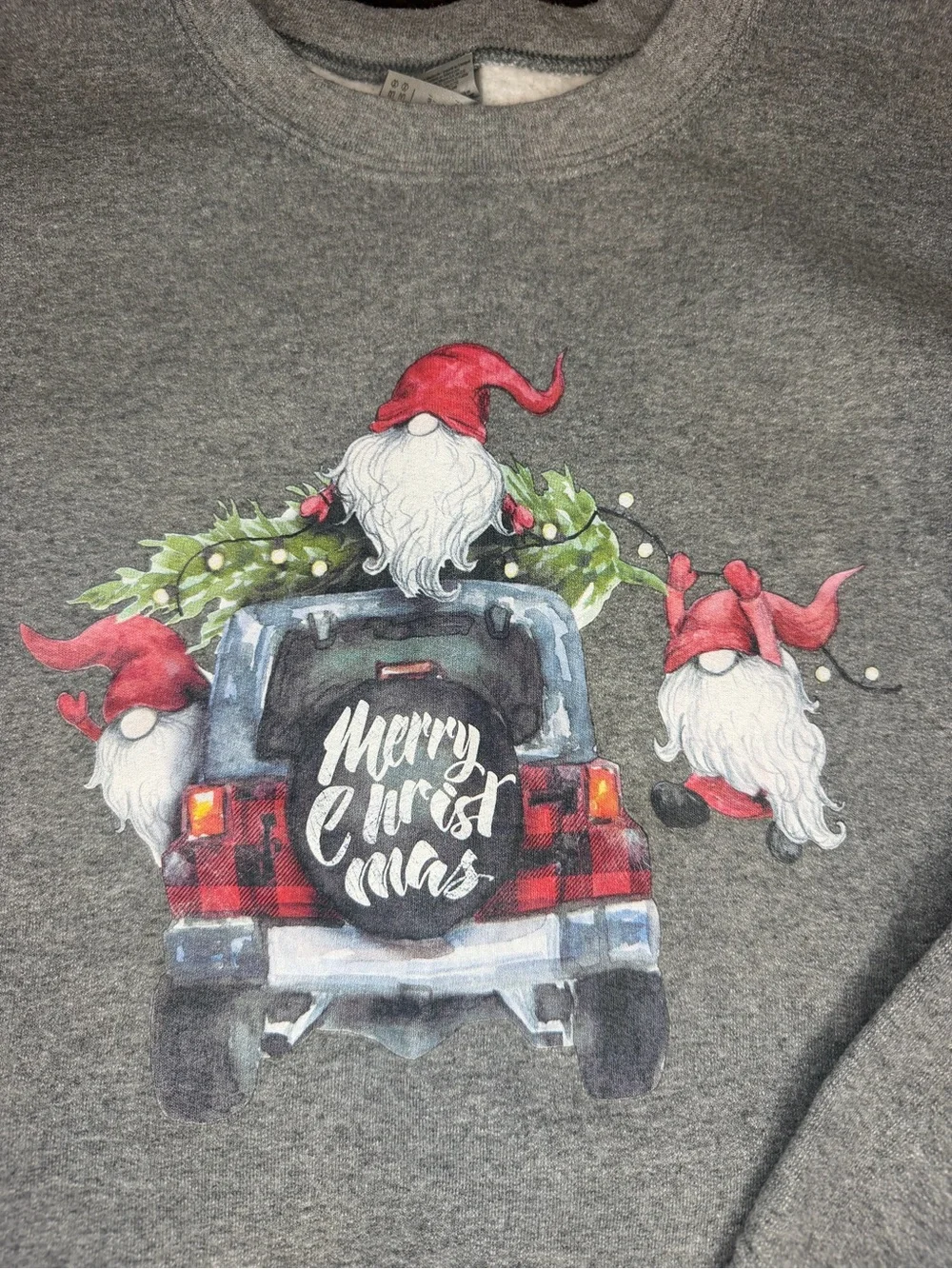 Gildan Christmas Gnomes Jeep Sweatshirt Small Grey Merry Christmas Plaid Truck